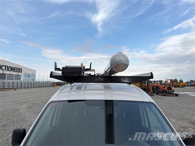 Volkswagen Caddy 2.0 TDI 122CV EURO6 4X4 Cargo Van شاحنة مقفلة