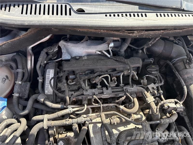 Volkswagen Caddy 2.0 TDI 122CV EURO6 4X4 Cargo Van شاحنة مقفلة