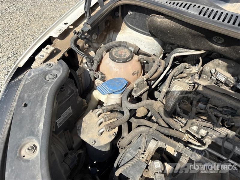 Volkswagen Caddy 2.0 TDI 122CV EURO6 4X4 Cargo Van شاحنة مقفلة