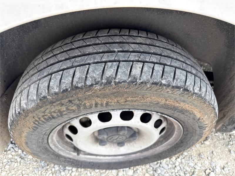 Volkswagen Caddy 2.0 TDI 122CV EURO6 4X4 Cargo Van شاحنة مقفلة
