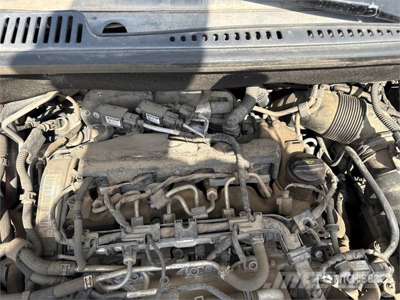 Volkswagen Caddy 2.0 TDI 122CV EURO6 4X4 Cargo Van شاحنة مقفلة