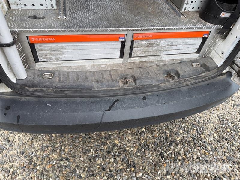 Volkswagen Caddy 2.0 TDI 122CV EURO6 4X4 Cargo Van شاحنة مقفلة