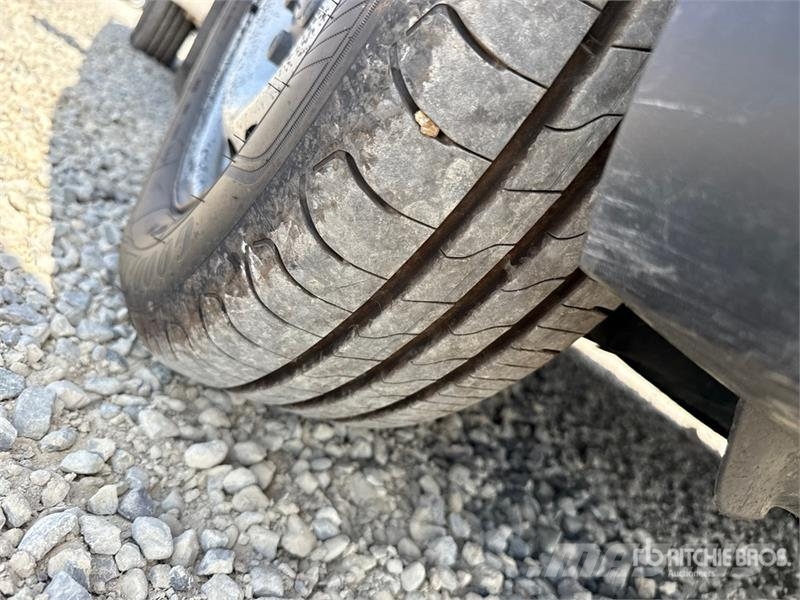 Volkswagen Caddy 2.0 TDI 122CV EURO6 4X4 Cargo Van شاحنة مقفلة