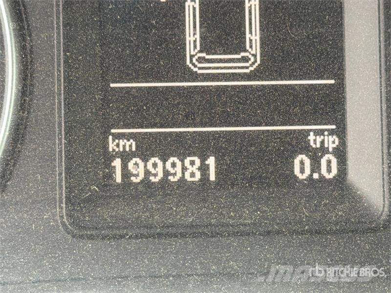 Volkswagen Caddy 2.0 TDI 122CV EURO6 4X4 Cargo Van شاحنة مقفلة