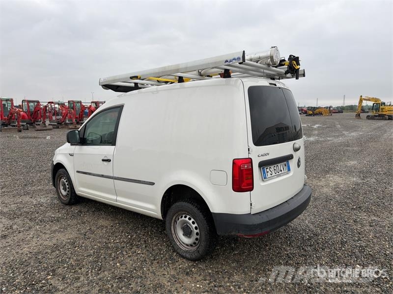 Volkswagen Caddy 2.0 TDI 122CV EURO6 4X4 Cargo Van شاحنة مقفلة