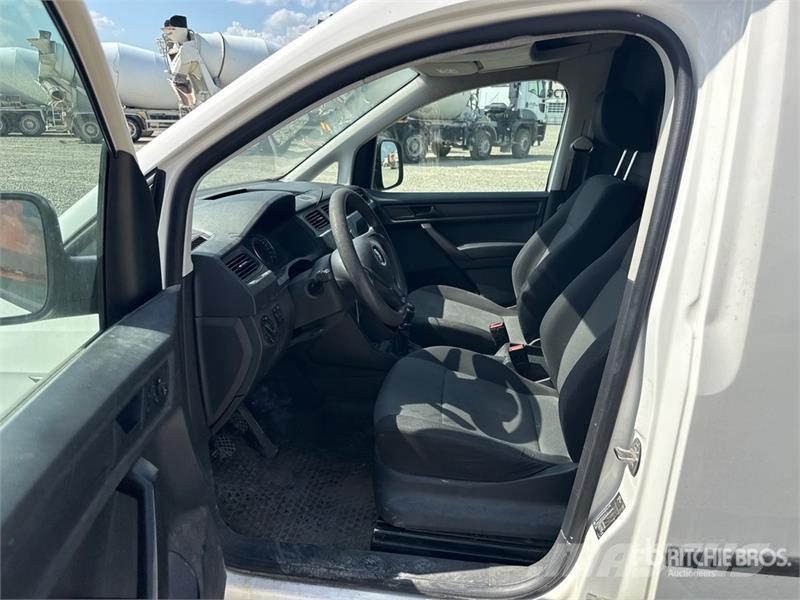 Volkswagen Caddy 2.0 TDI 122CV EURO6 4X4 Cargo Van شاحنة مقفلة