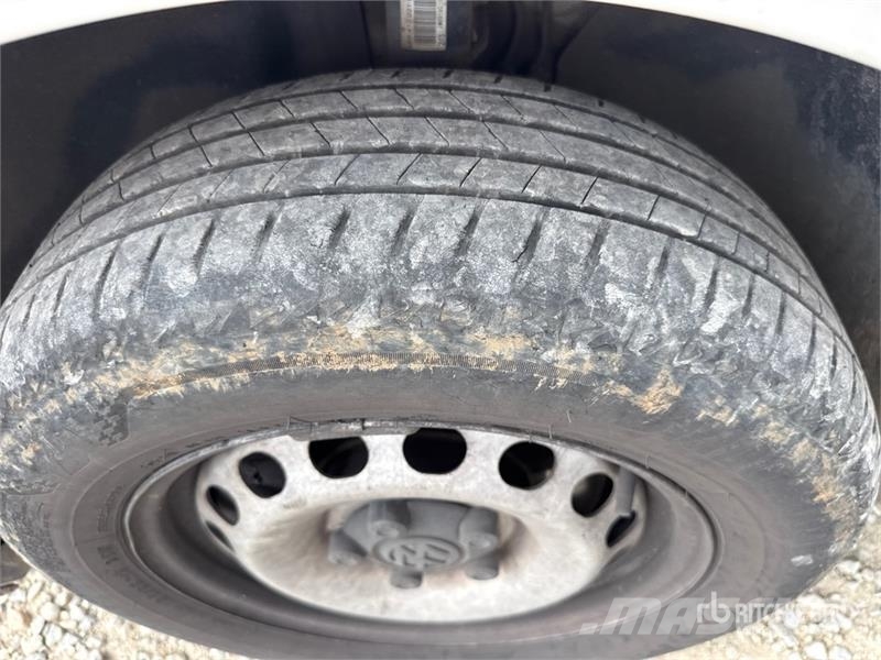 Volkswagen Caddy 2.0 TDI 122CV EURO6 4X4 Cargo Van شاحنة مقفلة