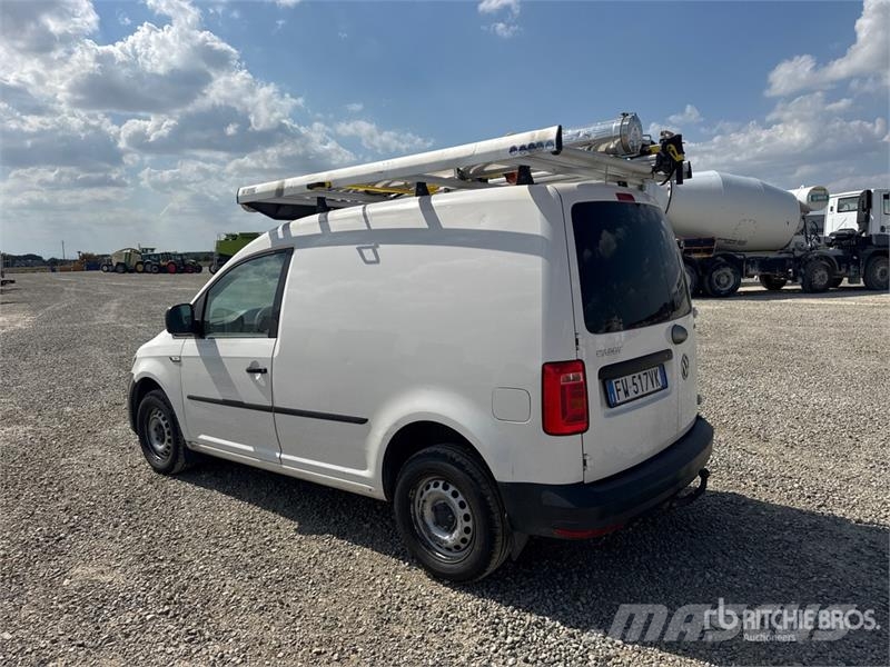 Volkswagen Caddy 2.0 TDI 122CV EURO6 4X4 Cargo Van شاحنة مقفلة