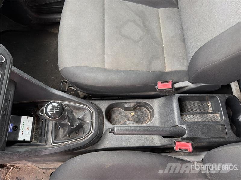 Volkswagen Caddy 2.0 TDI 122CV EURO6 4X4 Cargo Van شاحنة مقفلة