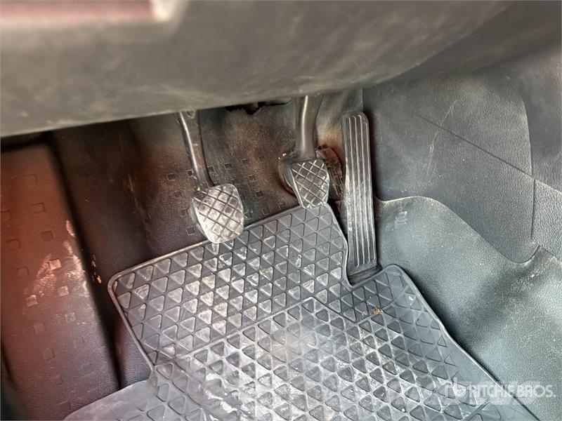 Volkswagen Caddy Cargo Van Panel vans