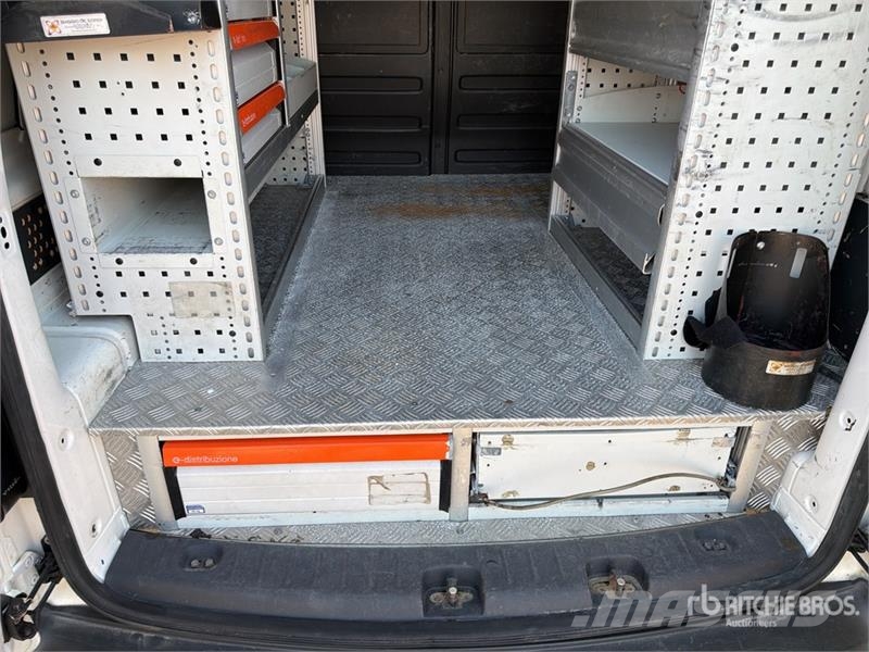 Volkswagen Caddy Cargo Van Panel vans