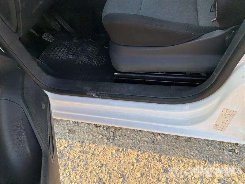 Volkswagen Caddy Cargo Van Panel vans