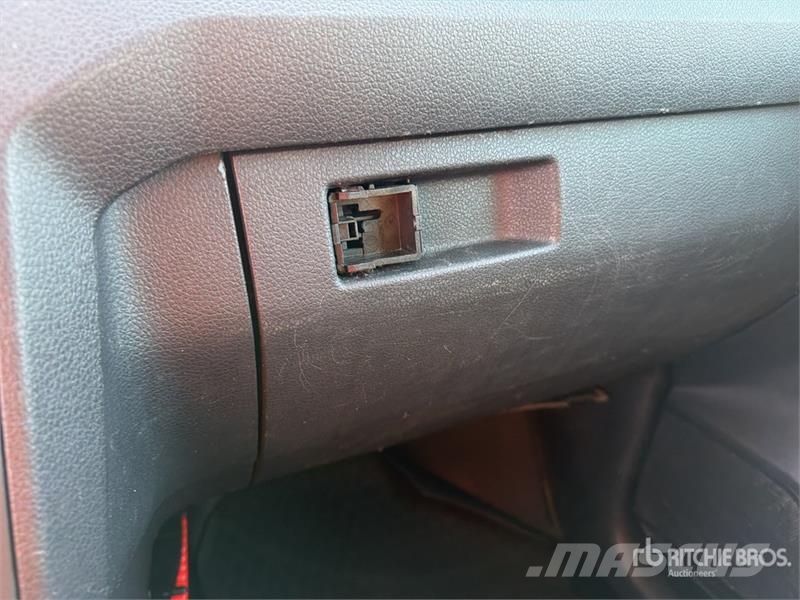 Volkswagen Caddy Cargo Van Panel vans