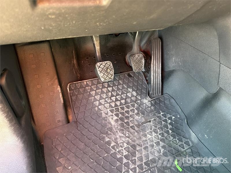 Volkswagen Caddy Cargo Van Panel vans