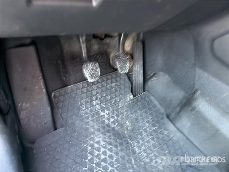 Volkswagen Caddy Cargo Van Panel vans