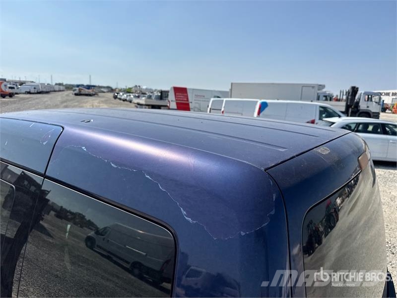 Volkswagen Caddy Cargo Van Lieferwagen