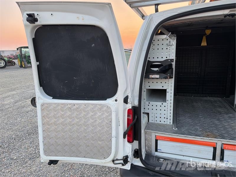 Volkswagen Caddy Cargo Van Panel vans