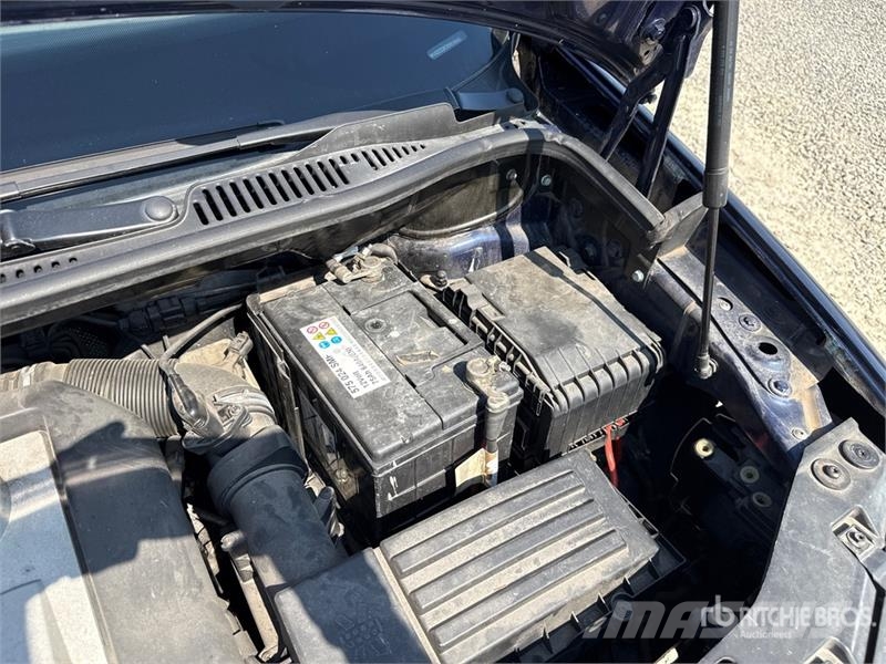 Volkswagen Caddy Cargo Van Lieferwagen