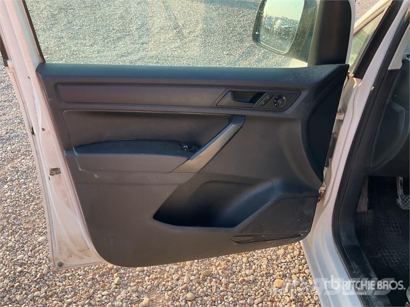 Volkswagen Caddy TDI 5 Passenger Van Panel vans