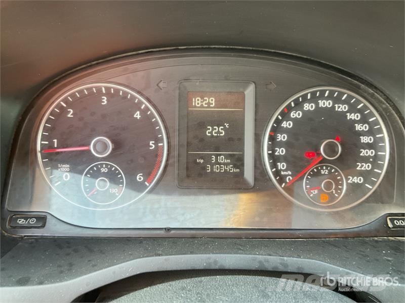 Volkswagen Caddy TDI 5 Passenger Van Panel vans