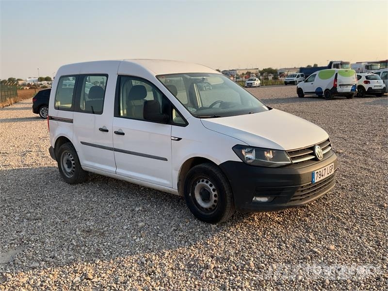 Volkswagen Caddy TDI 5 Passenger Van Panel vans