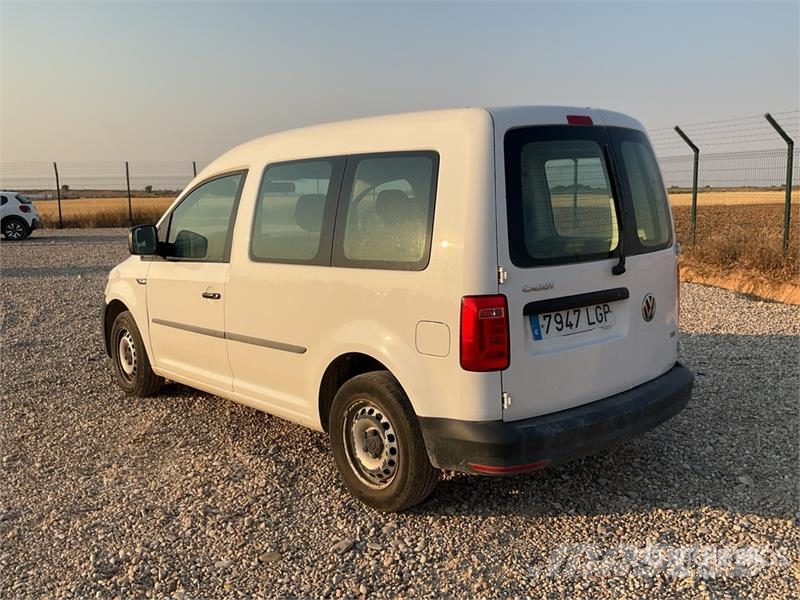 Volkswagen Caddy TDI 5 Passenger Van Panel vans