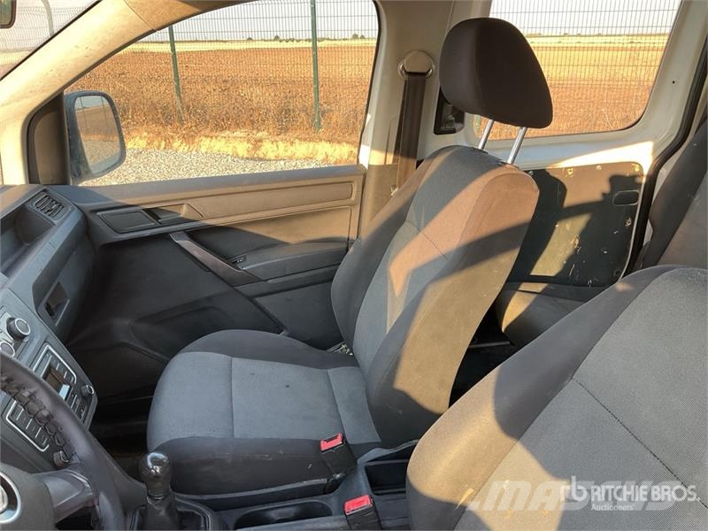 Volkswagen Caddy TDI 5 Passenger Van Panel vans