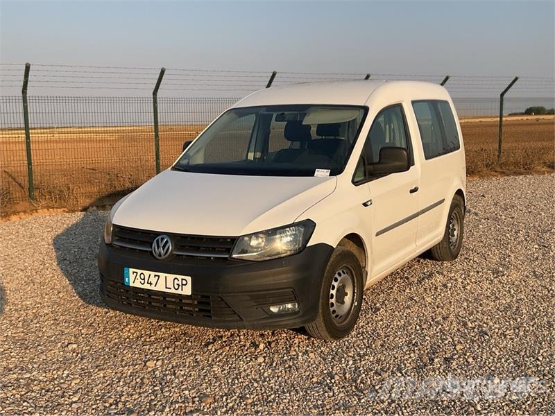 Volkswagen Caddy TDI 5 Passenger Van Panel vans