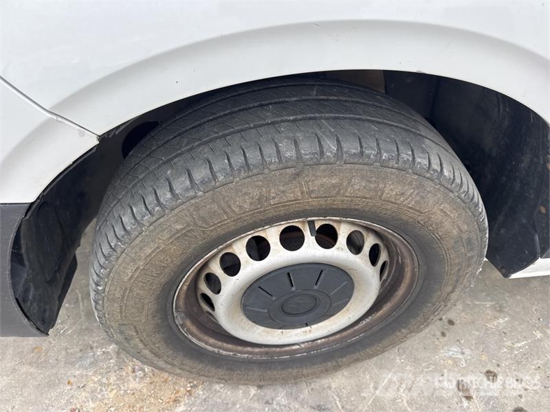 Volkswagen Crafter 4 Motion Vehicule Utilitaire Cargo Van Panel vans