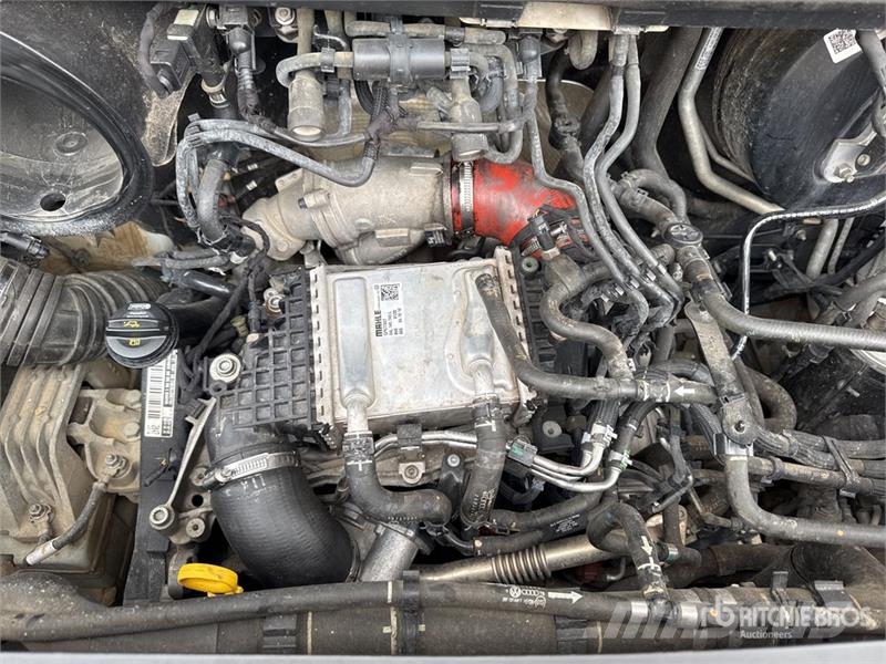 Volkswagen Crafter 4 Motion Vehicule Utilitaire Cargo Van Panel vans