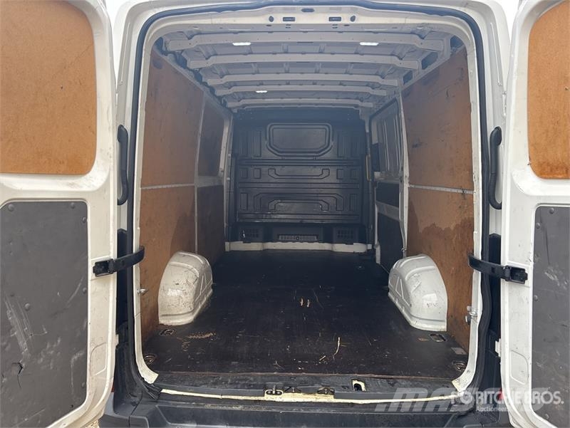 Volkswagen Crafter Cargo Van Panel vans