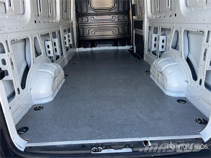 Volkswagen Crafter Cargo Van Lieferwagen