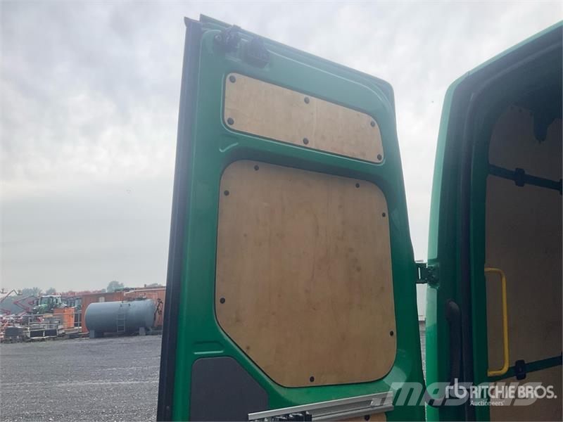 Volkswagen Crafter Cargo Van (Inoperable) Furgonetas /Furgón