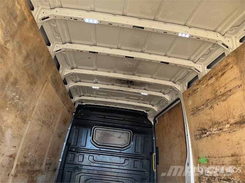 Volkswagen Crafter Vehicule Utilitaire Cargo Van Pakettiautot