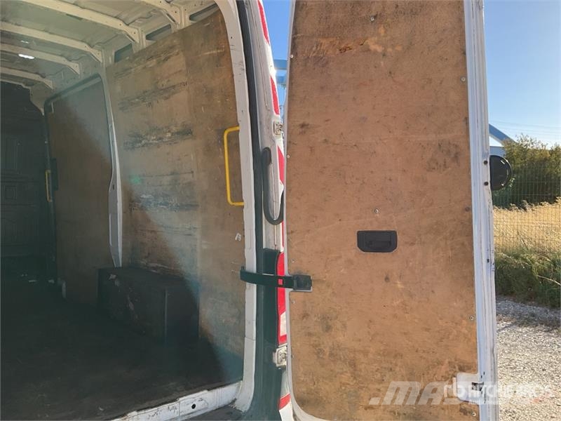 Volkswagen Crafter Vehicule Utilitaire Cargo Van Pakettiautot