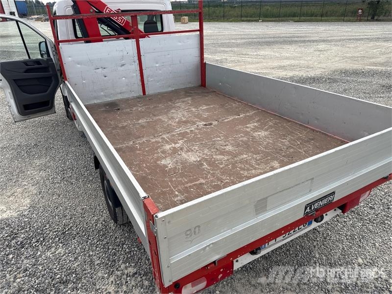 Volkswagen F32A.0.23 on Volkswagen Crafter Flatbed Truck with Camion plateau ridelle avec grue