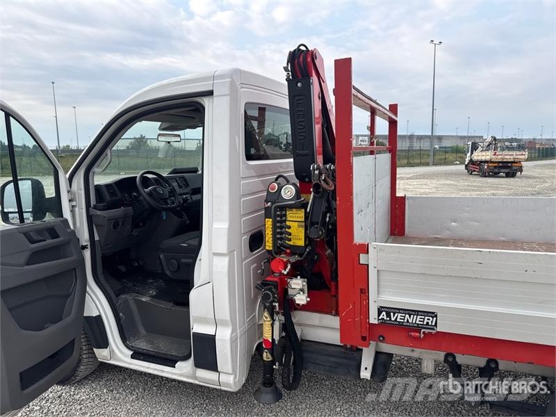 Volkswagen F32A.0.23 on Volkswagen Crafter Flatbed Truck with Camion plateau ridelle avec grue