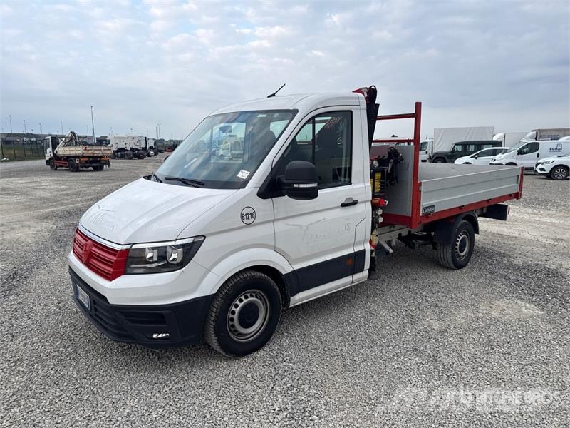 Volkswagen F32A.0.23 on Volkswagen Crafter Flatbed Truck with Camion plateau ridelle avec grue