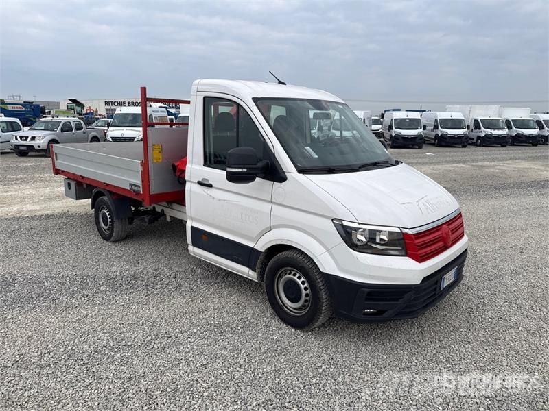 Volkswagen F32A.0.23 on Volkswagen Crafter Flatbed Truck with Camion plateau ridelle avec grue