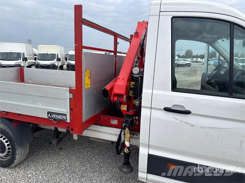 Volkswagen F32A.0.23 on Volkswagen Crafter Flatbed Truck with Camion plateau ridelle avec grue