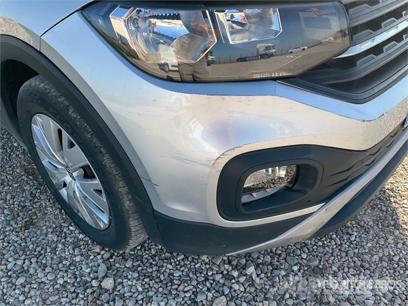 Volkswagen T-Cross SUV Carros