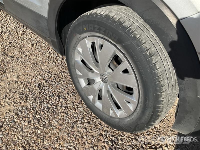 Volkswagen T-Cross SUV Carros