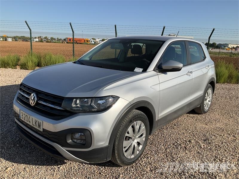 Volkswagen T-Cross SUV Carros