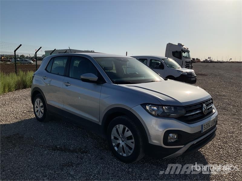 Volkswagen T-Cross SUV Carros
