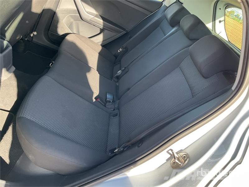 Volkswagen T-Cross SUV Carros