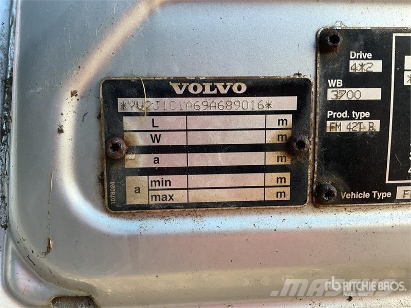 Volvo 440HP Sweeper Truck Прибиральні машини