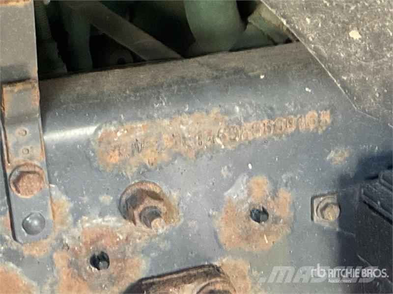 Volvo 440HP Sweeper Truck Прибиральні машини