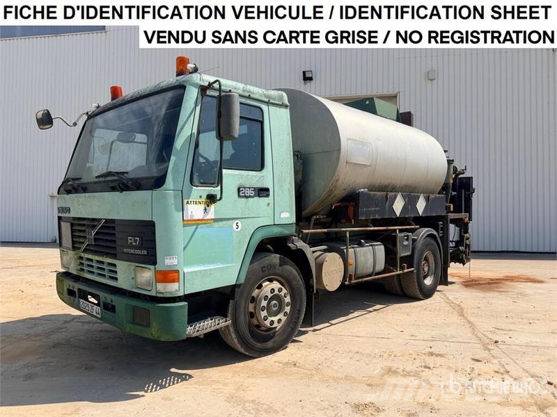 Volvo 9000 L on Volvo 285 4x2 Repandeuse A Bitume 4x2 As شاحنات ذات صهاريج