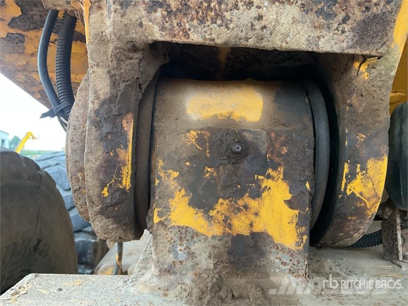 Volvo A25D Zglobni demperji