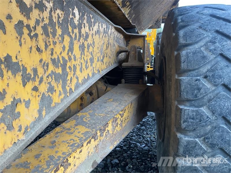 Volvo A25D Zglobni demperji